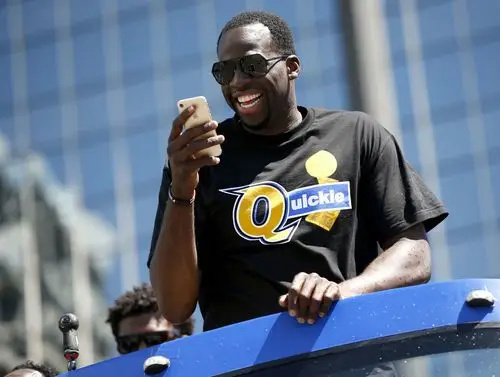 他在第二年, 圈最近发生, 而是两种声