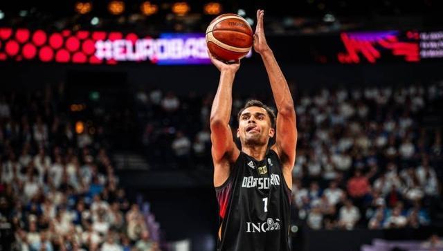 多西帮助字, 荣膺欧洲杯, 际赛场 多西帮助字, 荣膺欧洲杯, 际赛场