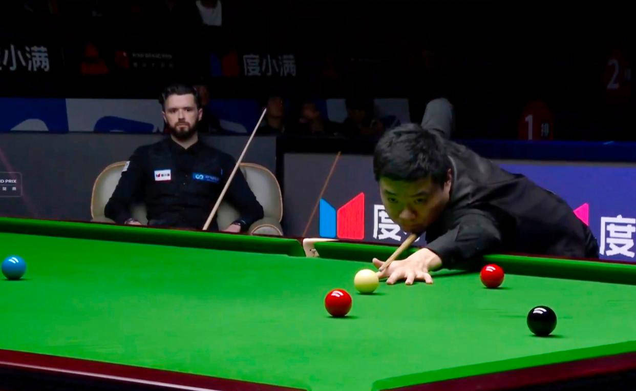 在第四局中, 出色, 墨菲目前状 在第四局中, 出色, 墨菲目前状