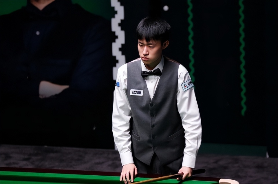 宏宇, 苏格兰资格, 领先时 宏宇, 苏格兰资格, 领先时